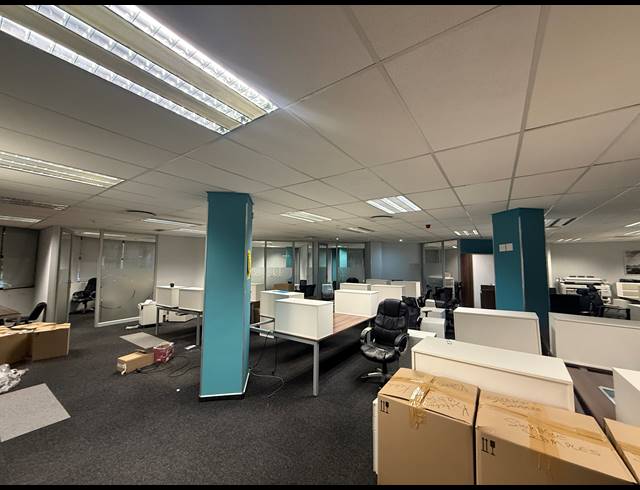 1,230M² OFFICE TO LET IN PARKTOWN